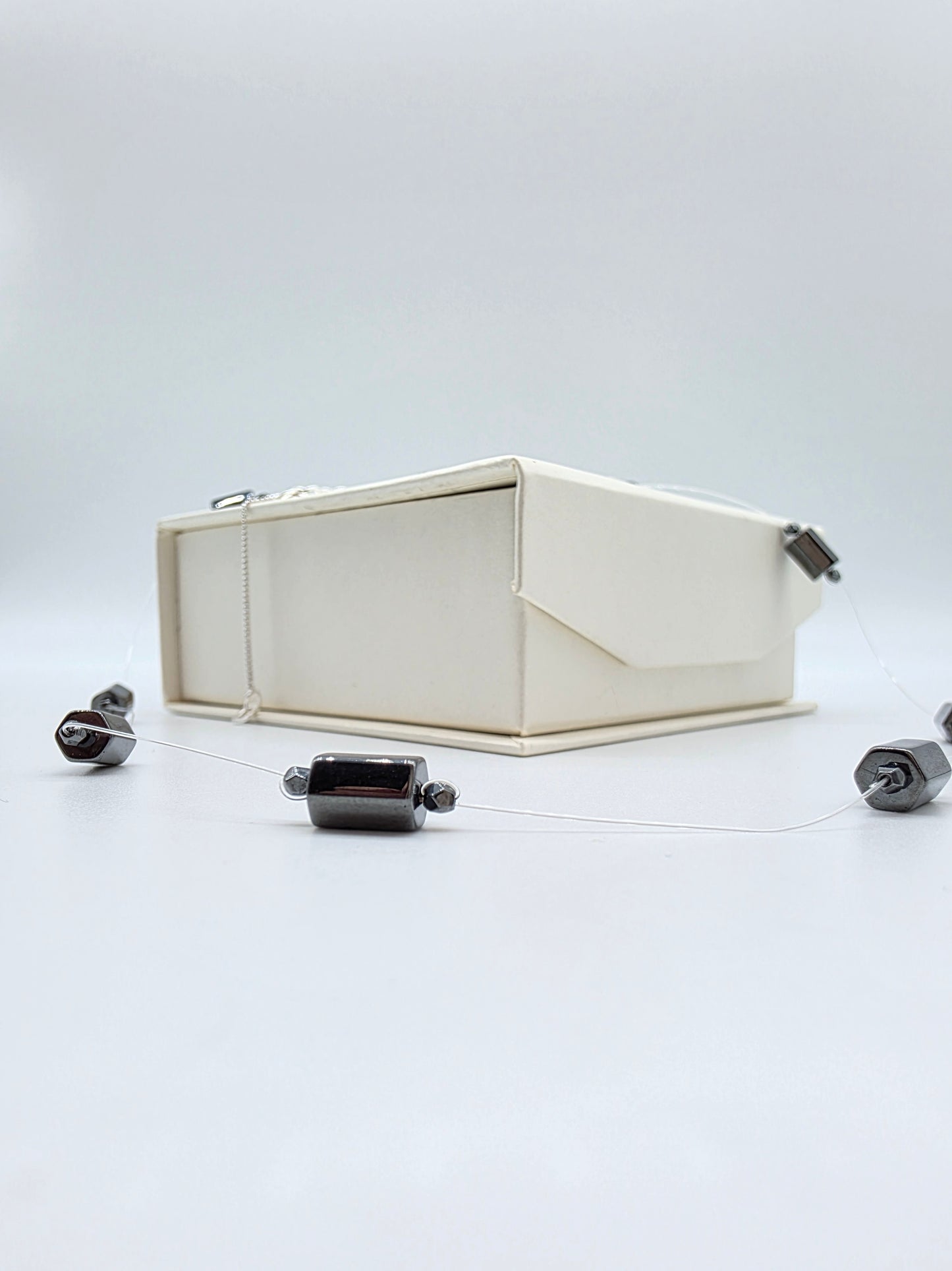 Floating halsband med hematit och silver 925