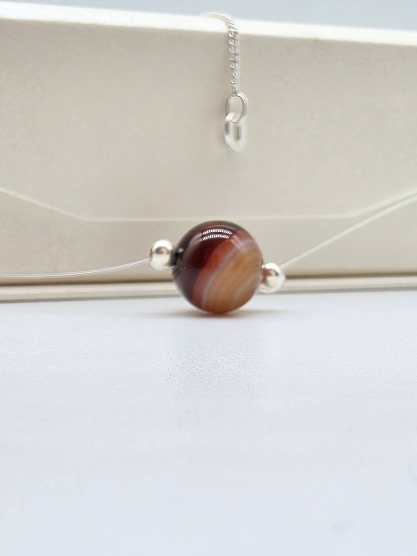 Minimalistiskt halsband i silver 925 med brun sten