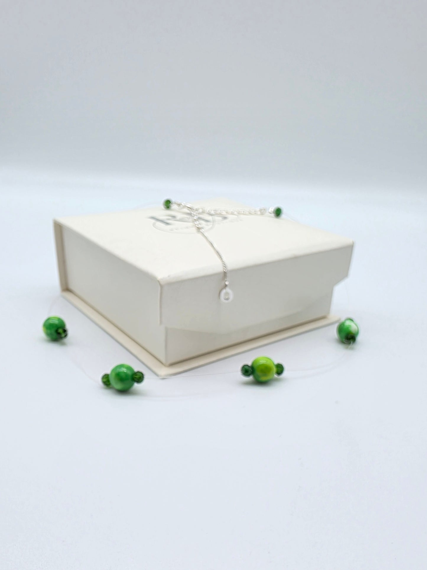 Floating halsband i silver 925 med gröna kristaller