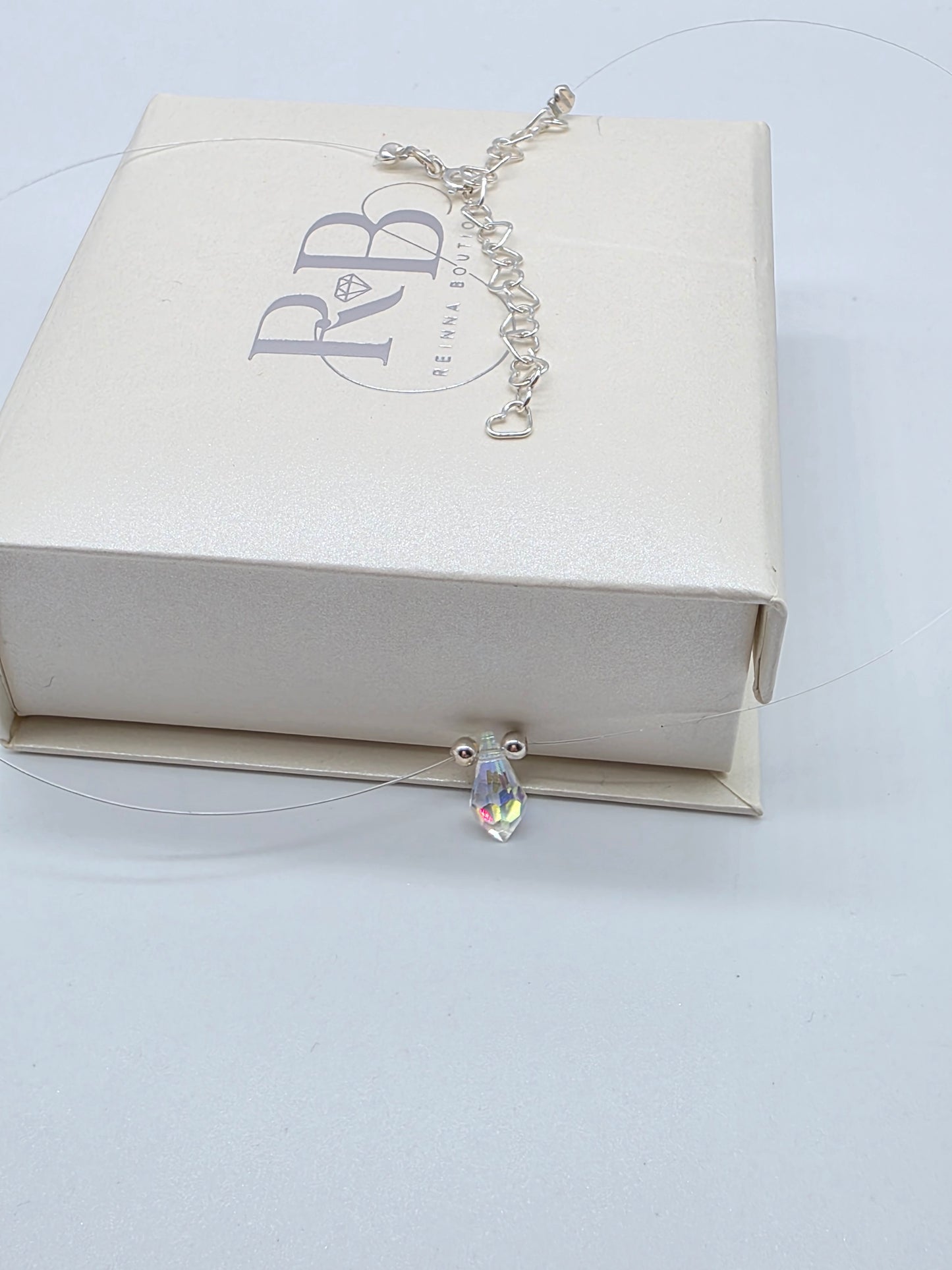 Minimalistiskt halsband i silver 925 med kristall i droppform