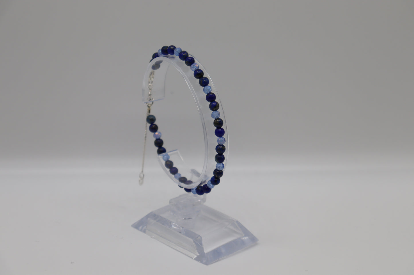 Elegant Armband i Silver med Kristaller