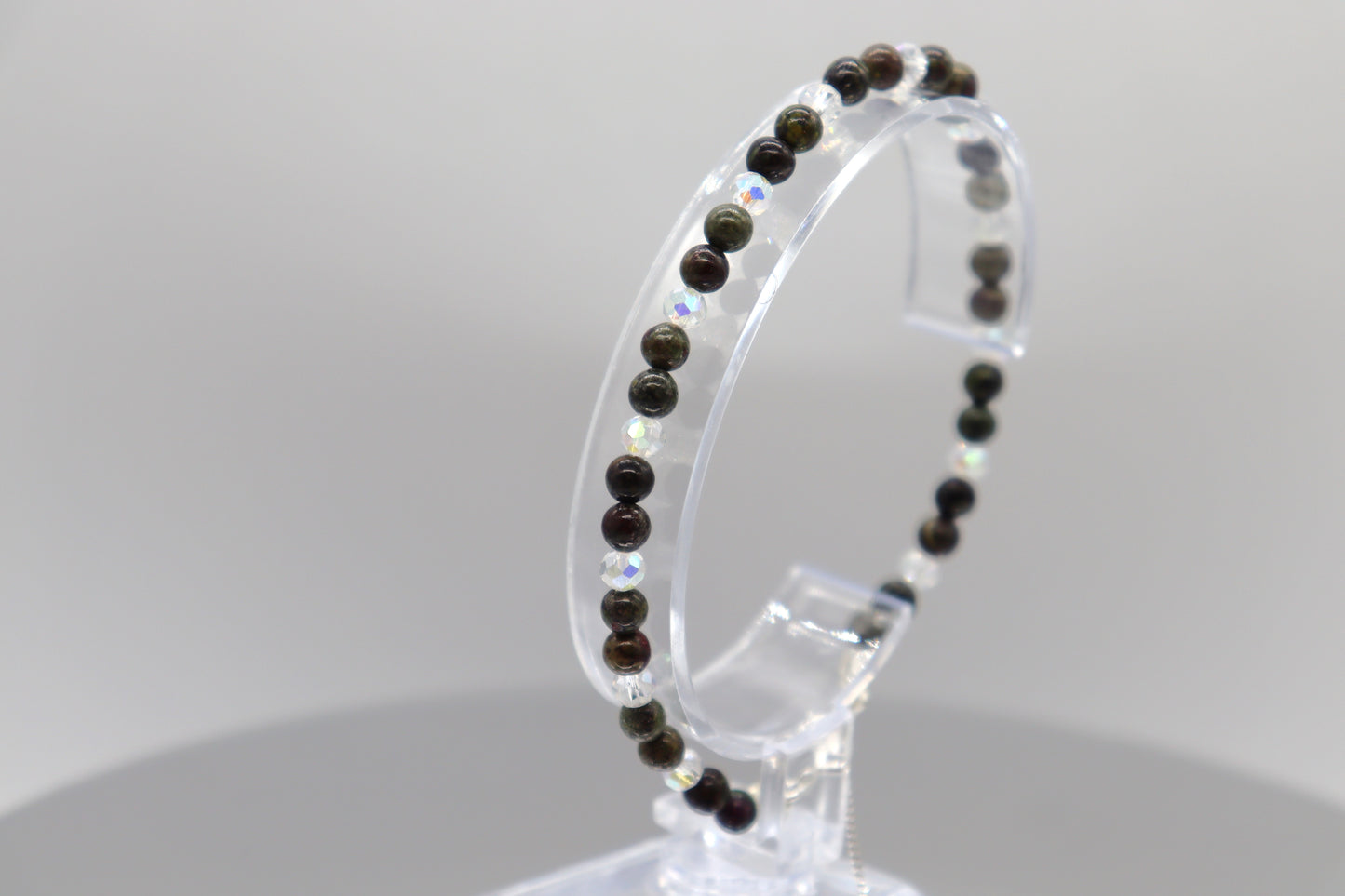 Elegant Armband i Silver med Kristaller