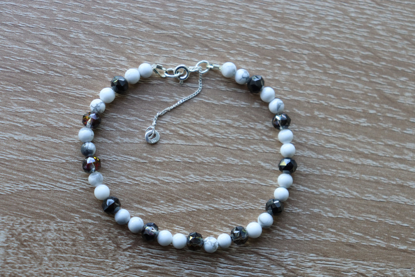 Elegant Armband i Silver med Kristaller