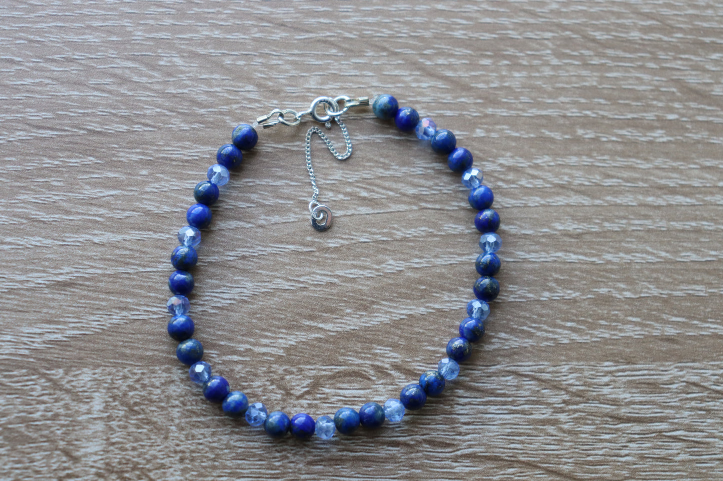 Elegant Armband i Silver med Kristaller