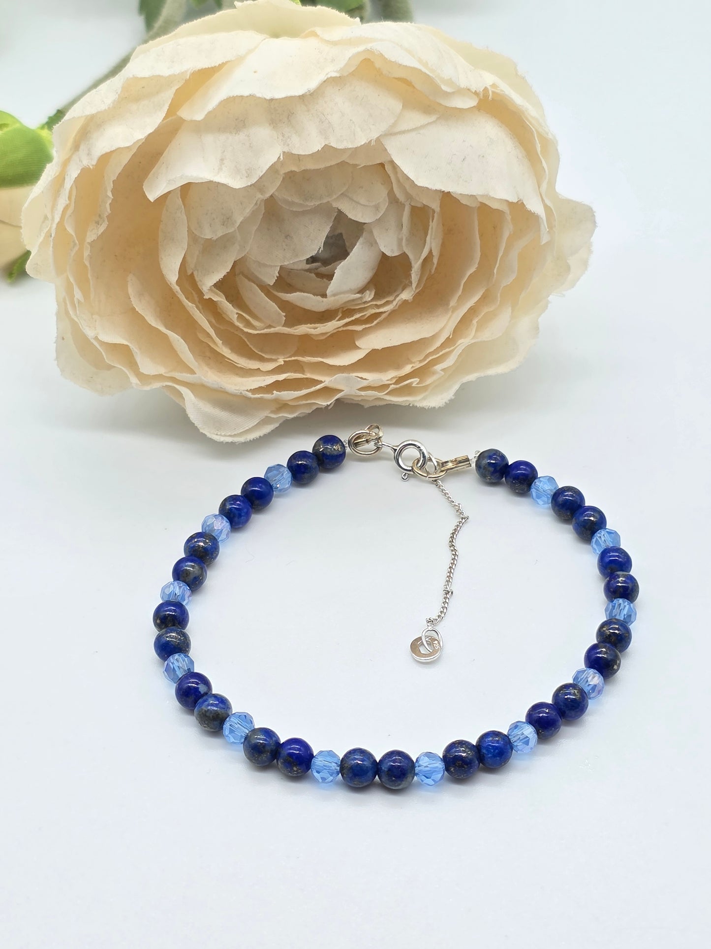 Elegant Armband i Silver med Kristaller