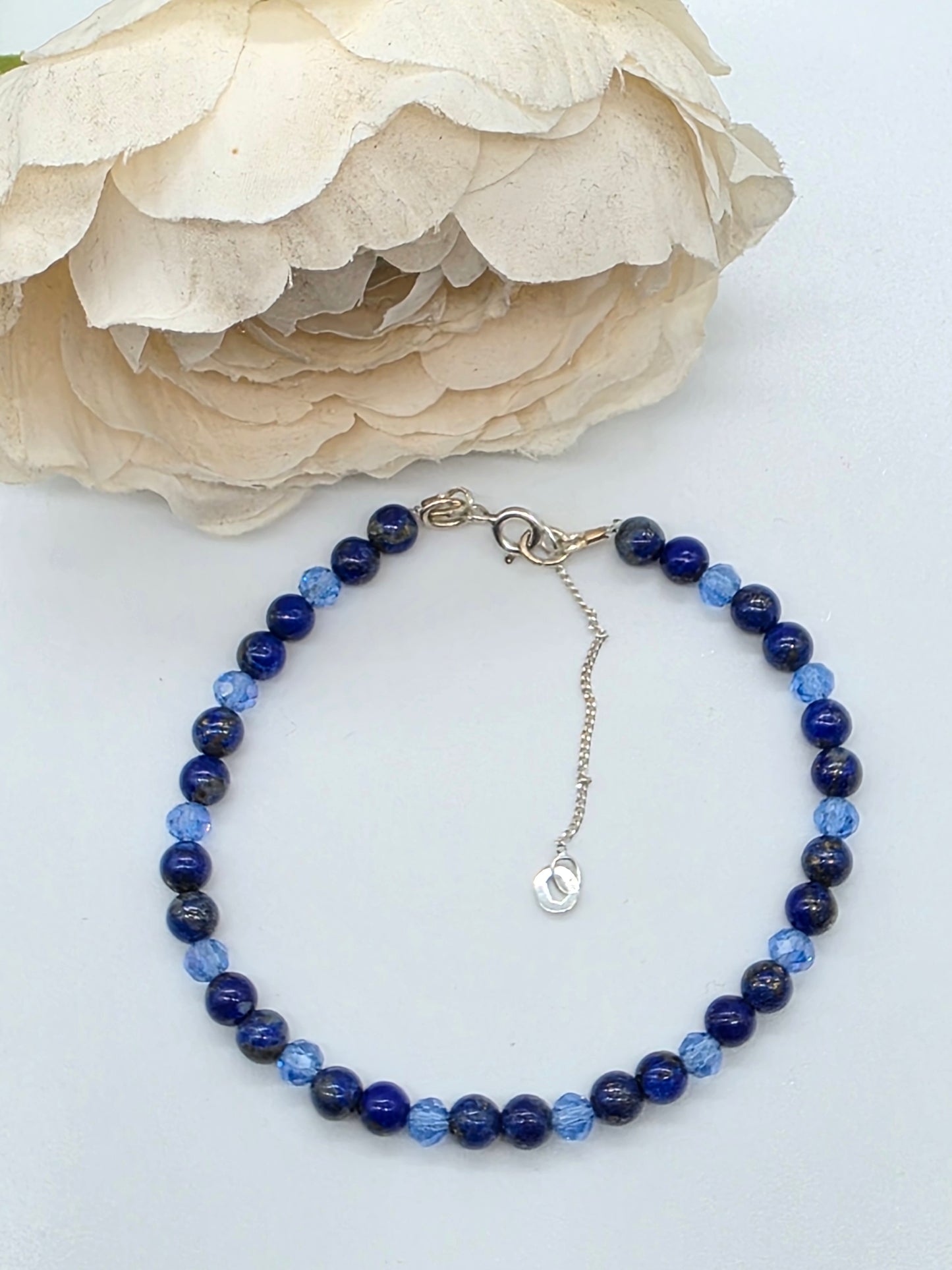 Elegant Armband i Silver med Kristaller