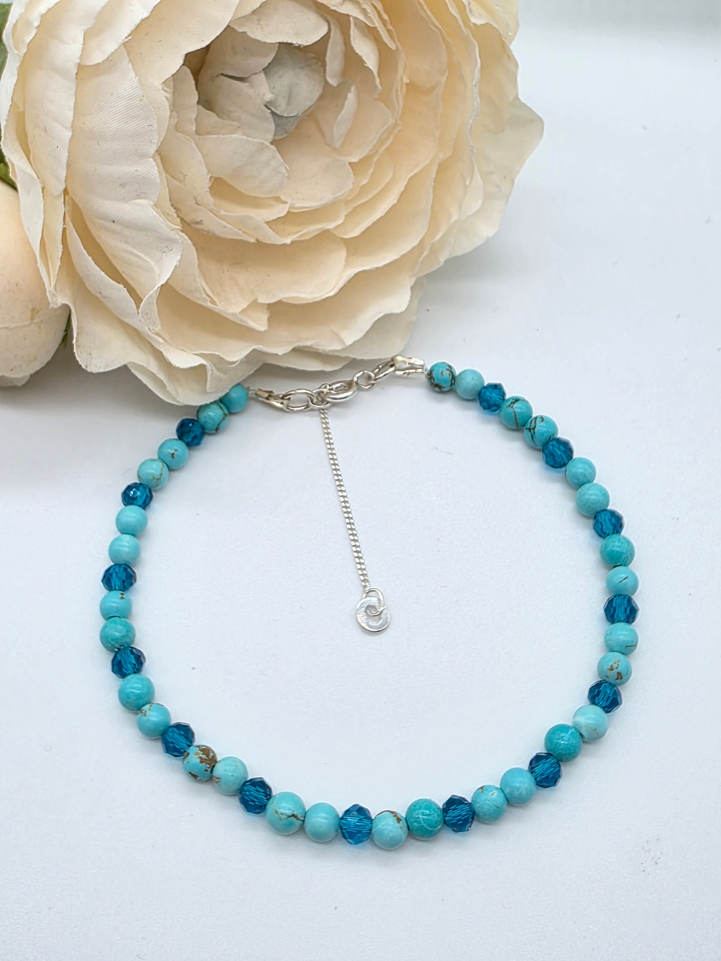 Elegant Armband i Silver med Kristaller