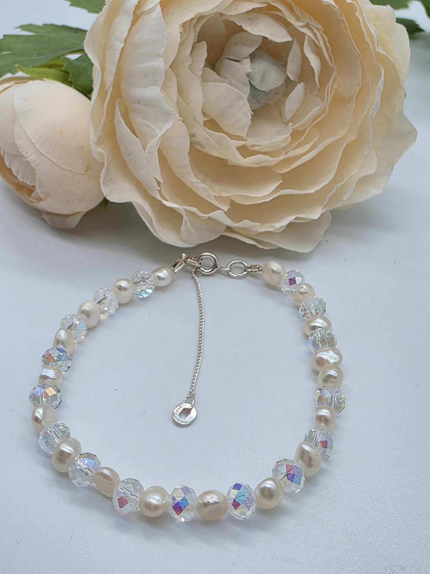 Elegant Armband i Silver med Kristaller