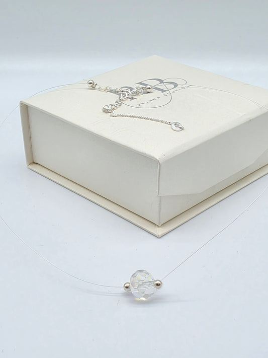 Minimalistiskt halsband i silver 925 med klar facetterad kristall
