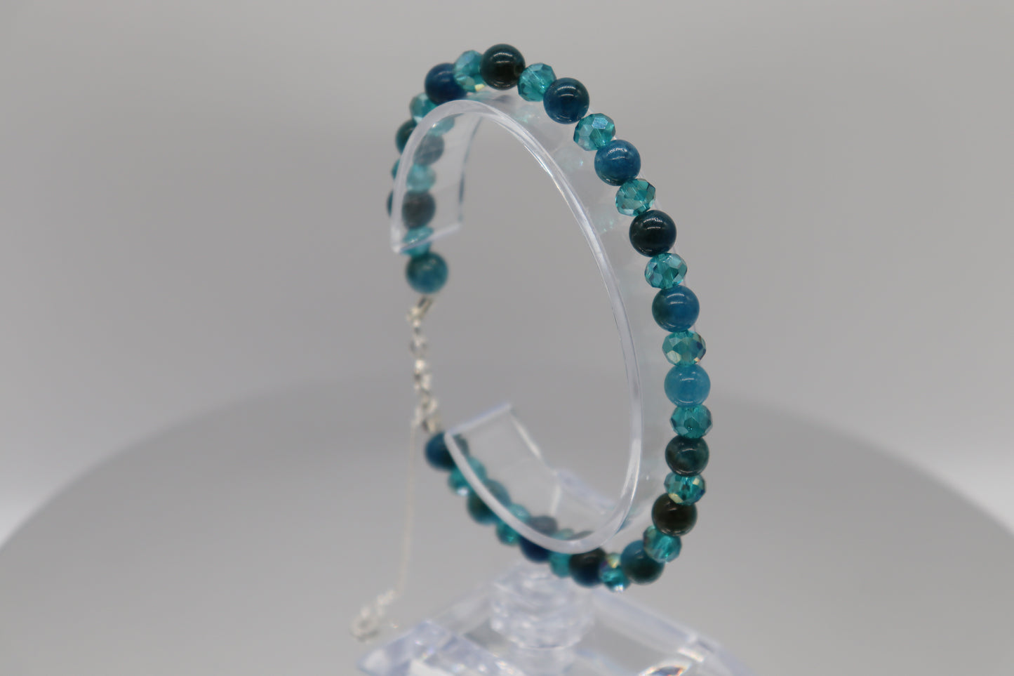 Elegant Armband i Silver med Kristaller